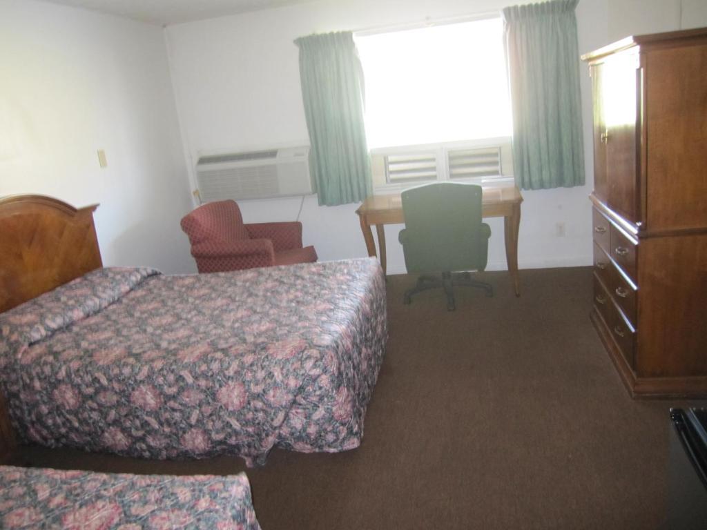 Vista Heights Inn Хенриета Екстериор снимка