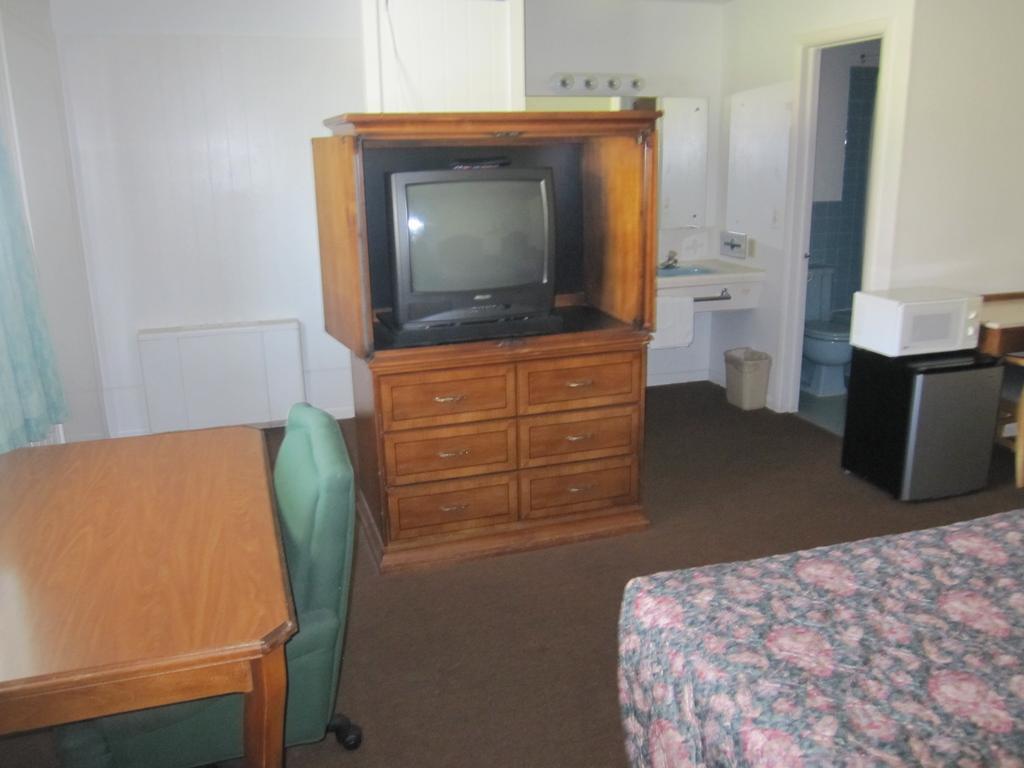Vista Heights Inn Хенриета Екстериор снимка